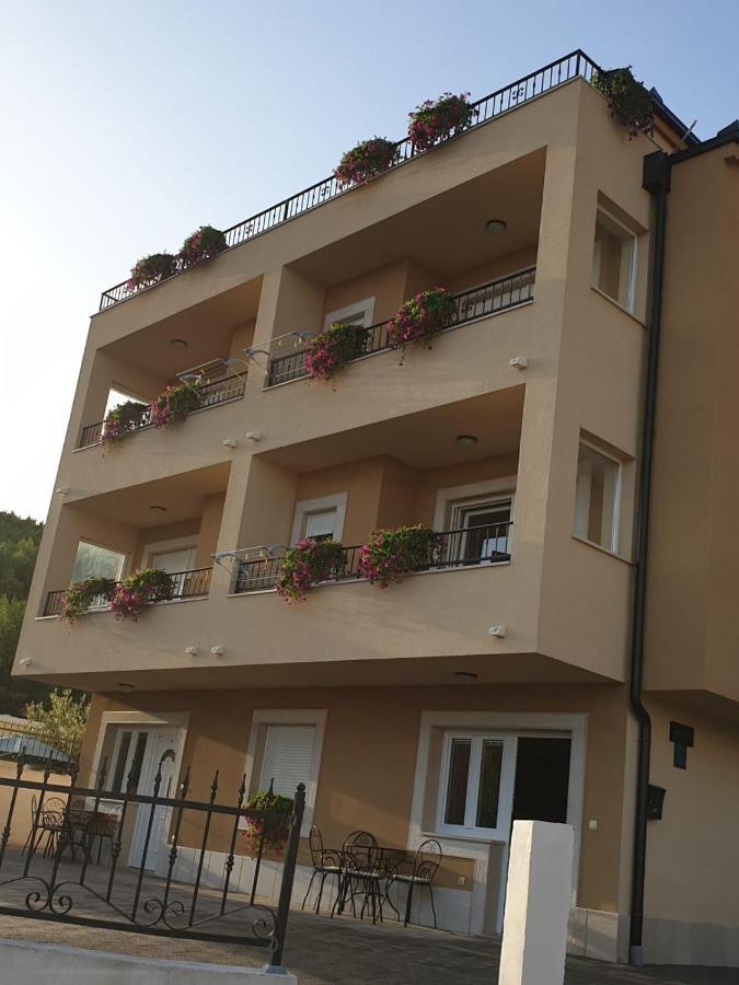 Hotel Ferdo 1 Makarská Exteriér fotografie